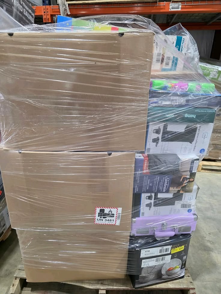 Wholesale mixed electronics truckload liquidation – 8 pallets of customer returns including laptops, tablets, smartphones, gaming consoles, headphones, and smart home devices