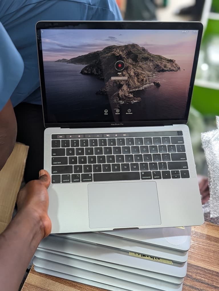 Wholesale refurbished MacBook Pro liquidation pallet – 10 units including M1 Pro, M2 Pro, and M3 models